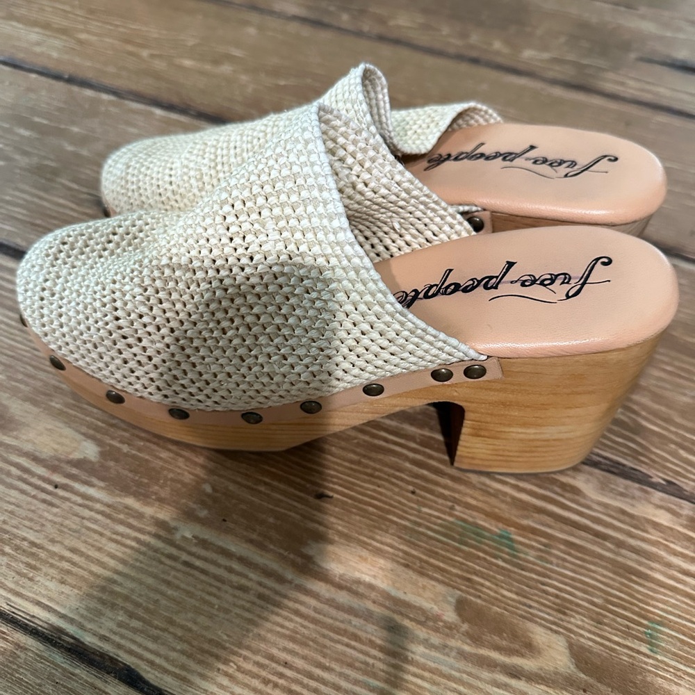 Free People Claudia Crochet Clogs in Cream Size 39(w9)